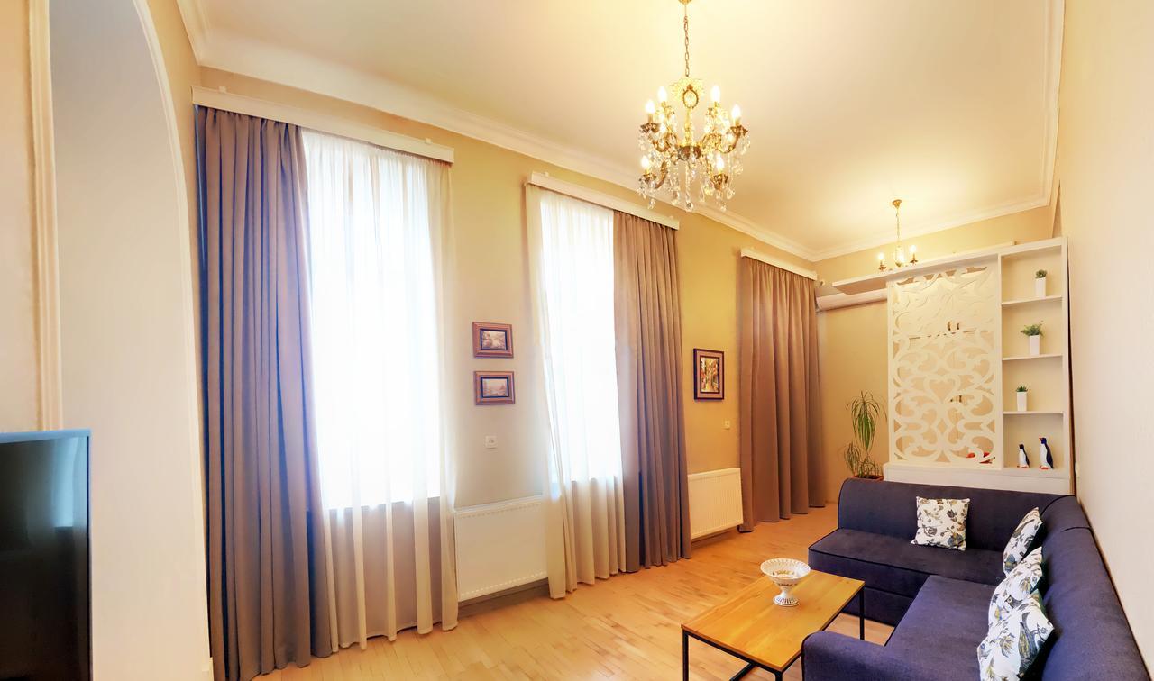 Royal District Apt ♛ Tbilisi Center Apartment Екстериор снимка